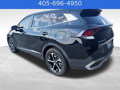 Used 2023 Kia Sportage EX FWD image 3
