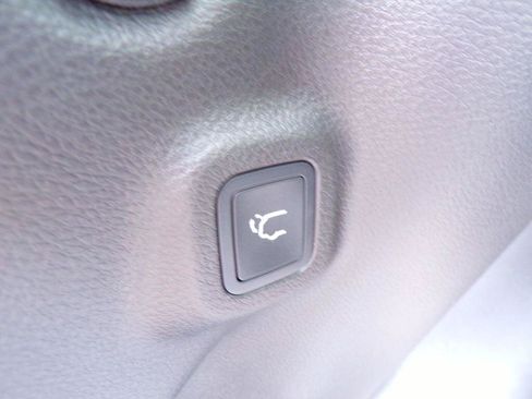 New 2026 Jeep Compass Limited w/ Sun, Sound & Navigation Group AWD/4WD image 15