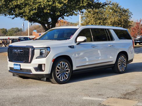 Certified 2023 GMC Yukon XL Denali Ultimate image 3