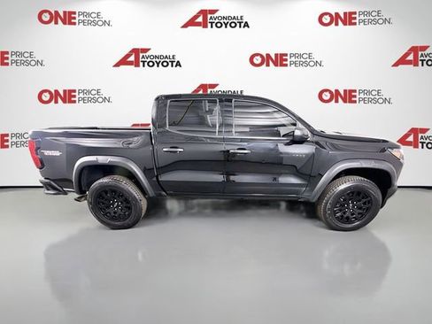 Used 2023 Chevrolet Colorado Trail Boss image 8