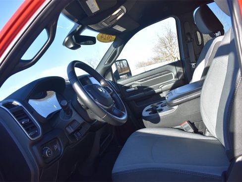 Used 2024 RAM 2500 Big Horn w/ Bed Utility Group image 28