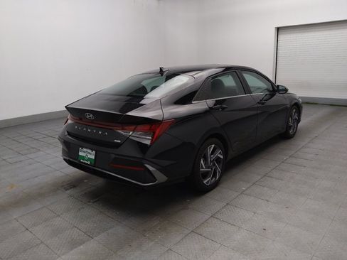 Used 2025 Hyundai Elantra Limited FWD image 9