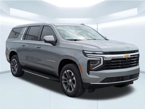 New 2026 Chevrolet Suburban LS image 9