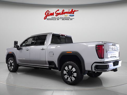 Used 2025 GMC Sierra 2500 Denali w/ Denali Reserve Package AWD/4WD image 4