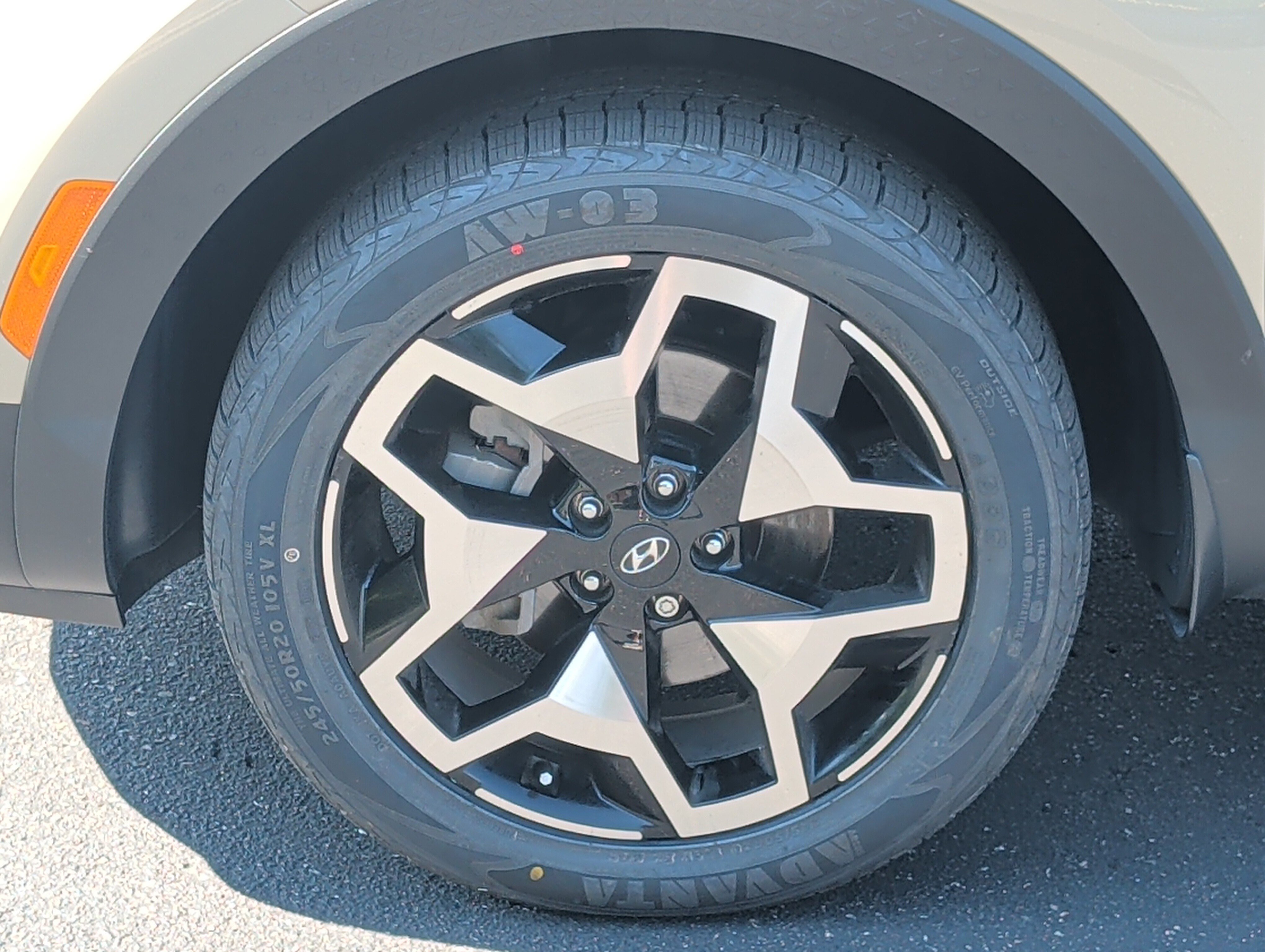 Used 2022 Hyundai Santa Cruz Limited AWD/4WD image 9