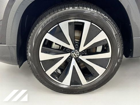 Used 2022 Volkswagen Taos SE AWD/4WD image 31