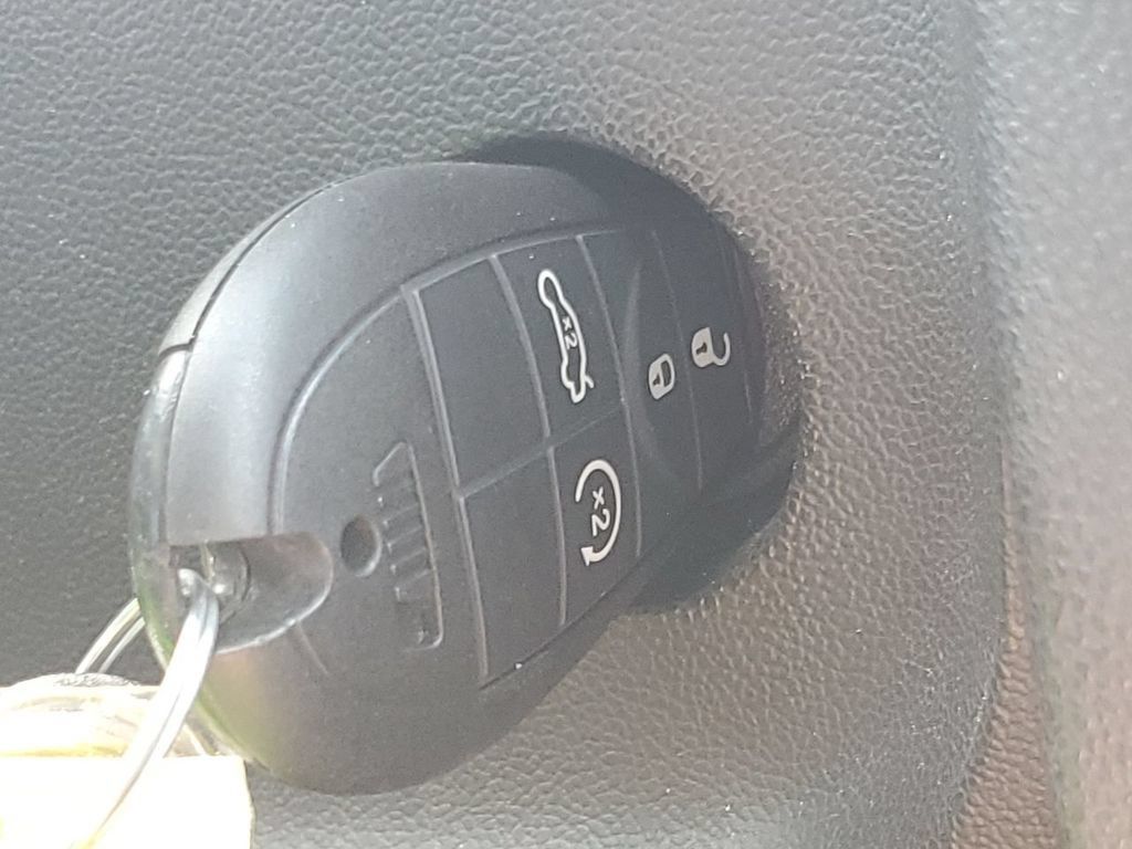 Used 2009 Dodge Challenger R/T RWD image 41
