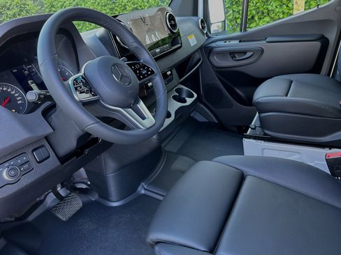 New 2024 Mercedes-Benz Sprinter 144 Cargo image 10
