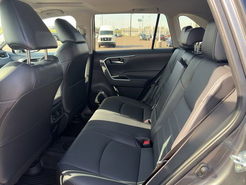 Used 2023 Toyota RAV4 XLE Premium image 11