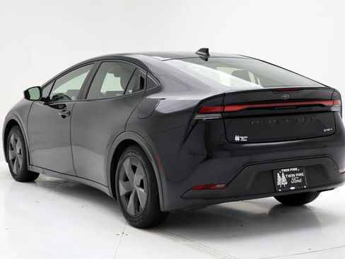 Used 2024 Toyota Prius LE image 8