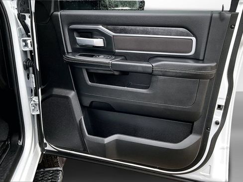 Used 2024 RAM 3500 SLT w/ Quick Order Package 2YG SLT image 26