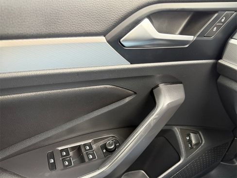 Used 2024 Volkswagen Jetta S image 28