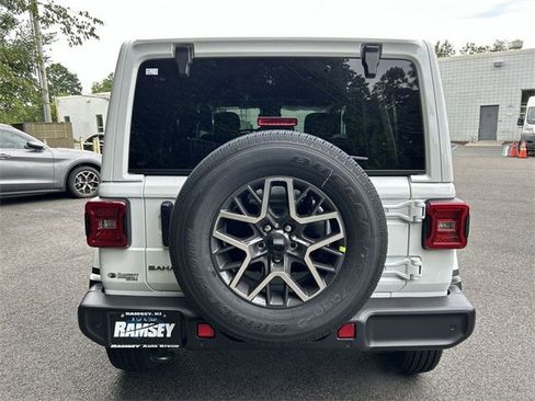 New 2025 Jeep Wrangler Unlimited Sahara AWD/4WD image 7