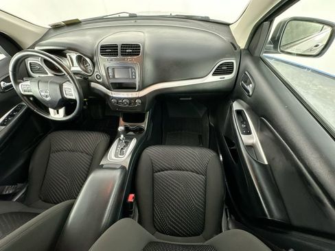 Used 2019 Dodge Journey SE w/ Connectivity Group FWD image 11