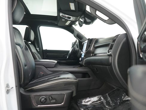 Used 2022 RAM 1500 Limited AWD/4WD image 11