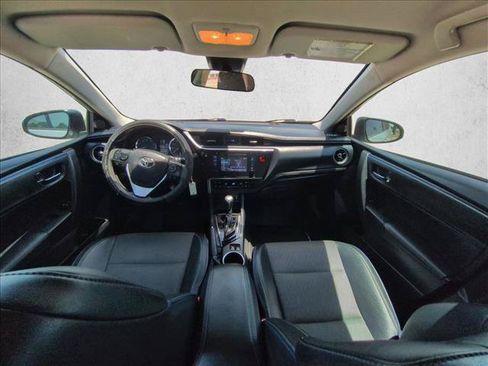 Used 2018 Toyota Corolla SE FWD image 15