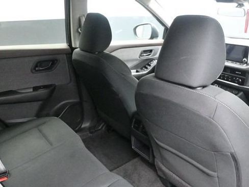 Used 2023 Nissan Rogue S AWD/4WD image 10