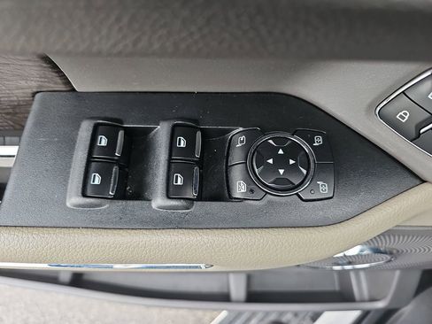 Used 2020 Ford Expedition Limited w/ Equipment Group 302A AWD/4WD image 33