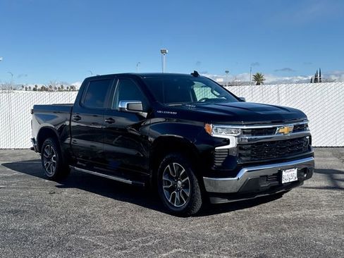 Certified 2025 Chevrolet Silverado 1500 LT w/ Leather Package image 32