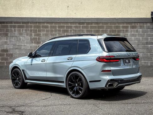 Used 2024 BMW X7 xDrive40i w/ Executive Package AWD/4WD image 4