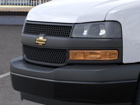 New 2025 Chevrolet Express 3500 Extended image 13
