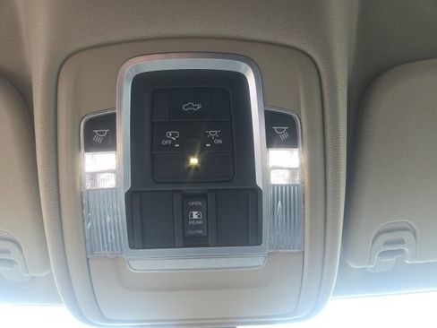Used 2019 RAM 1500 Laramie RWD image 36