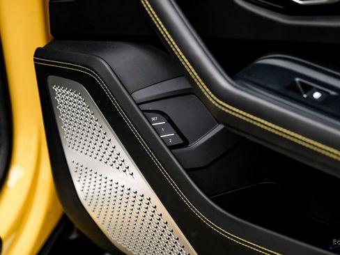 Used 2021 Lamborghini Urus image 99