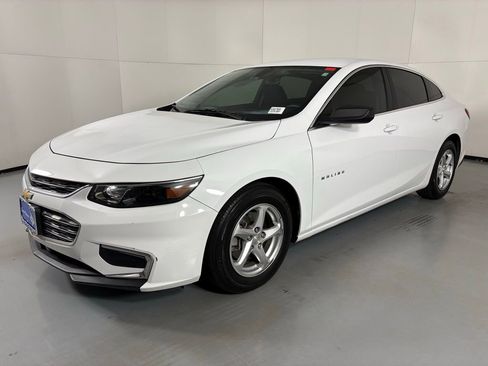Used 2017 Chevrolet Malibu LS image 4