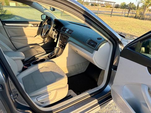 Used 2014 Volkswagen Passat 1.8T SE image 14