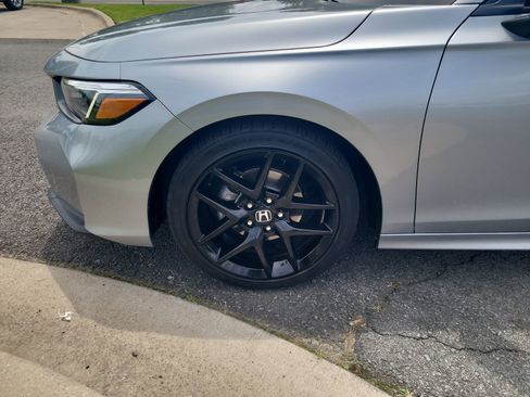 Certified 2025 Honda Civic Sport image 9