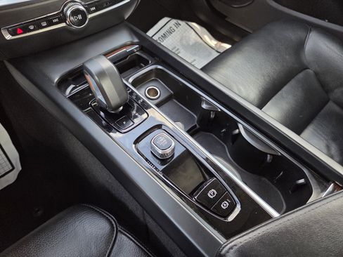 Used 2024 Volvo S60 B5 Plus image 30