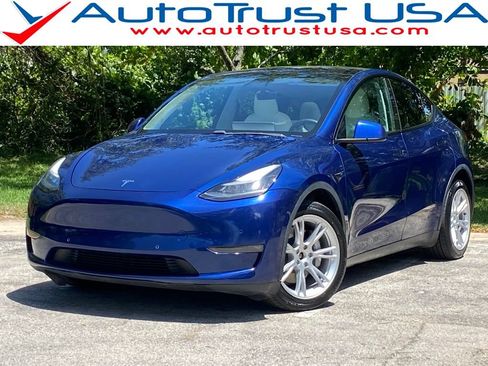 Used 2021 Tesla Model Y Long Range AWD/4WD image 1