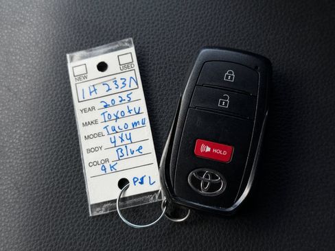 Used 2025 Toyota Tacoma TRD Sport AWD/4WD image 48