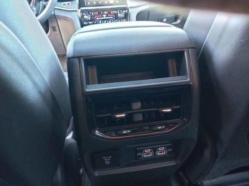 Used 2024 Jeep Grand Cherokee Altitude RWD image 24