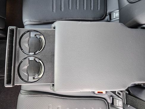 New 2025 Mercedes-Benz GLC 350e 4MATIC image 28