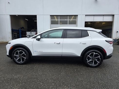 New 2026 Chevrolet Equinox EV LT AWD/4WD image 1