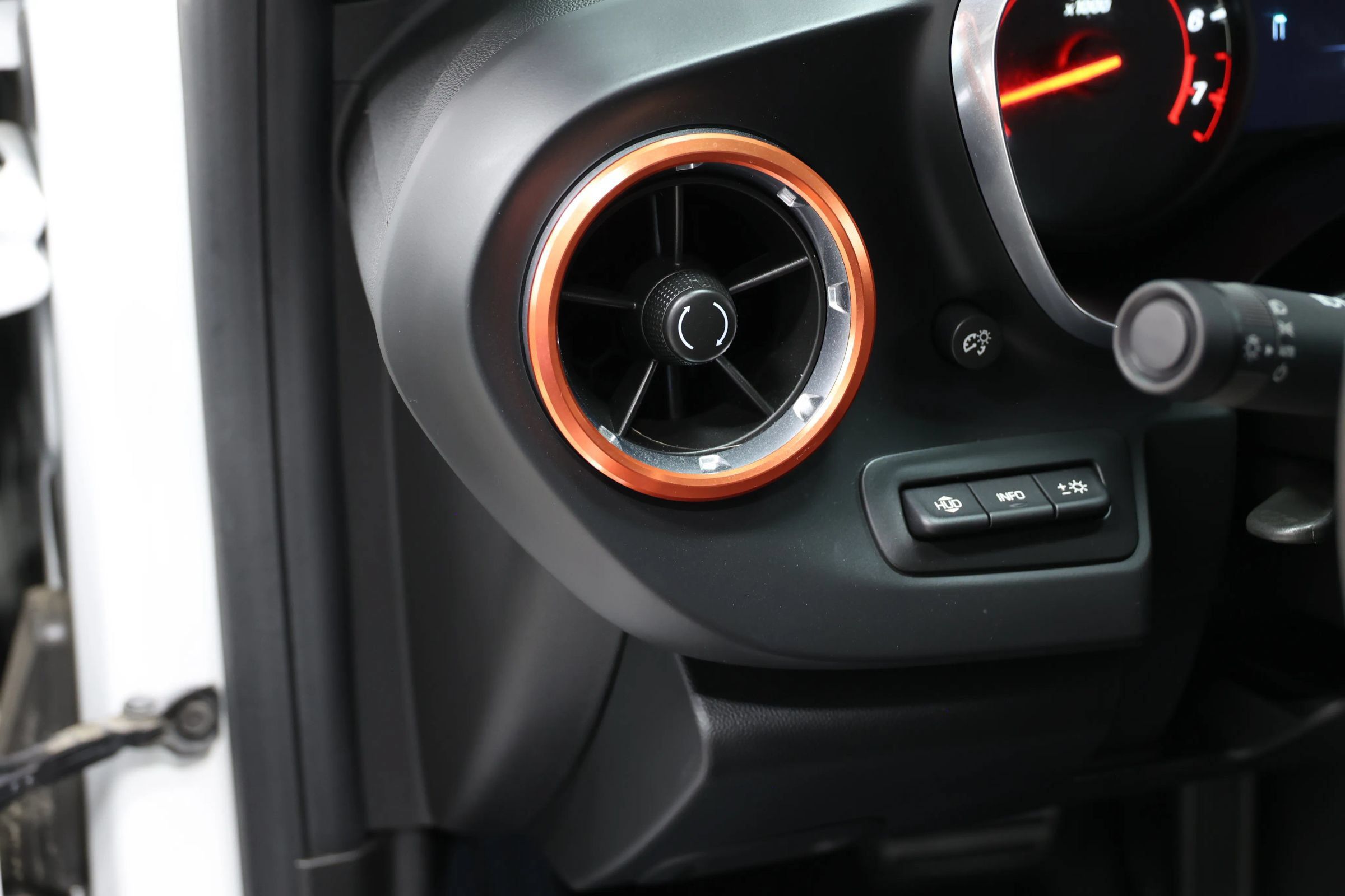 Used 2018 Chevrolet Camaro ZL1 RWD image 23