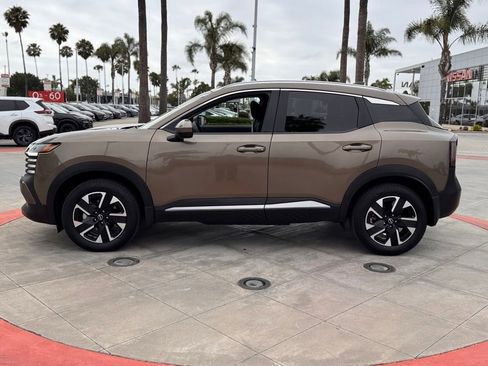 Certified 2025 Nissan Kicks SV w/ SV Premium Package AWD/4WD image 5