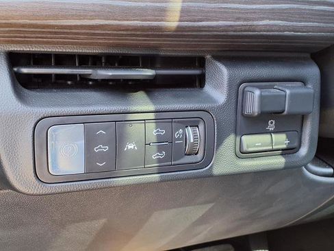 Certified 2025 GMC Sierra EV Denali image 14