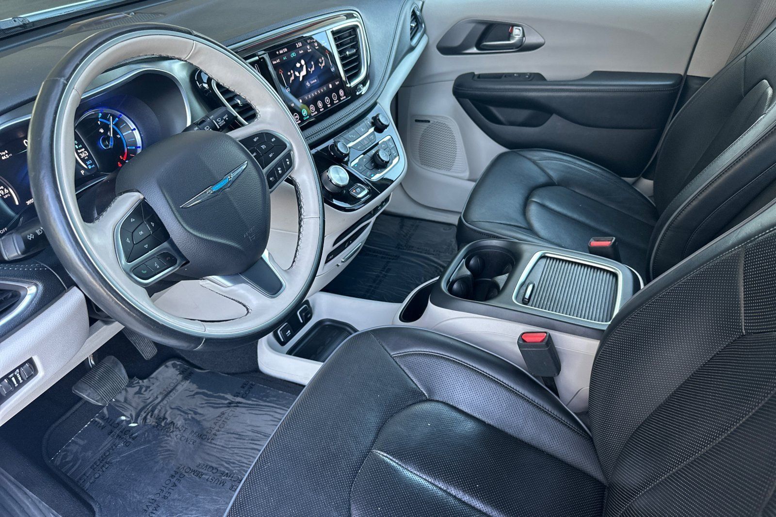 Used 2019 Chrysler Pacifica Limited w/ Advanced Safetytec Group FWD image 9