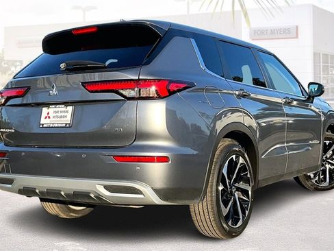 Used 2024 Mitsubishi Outlander SE image 36