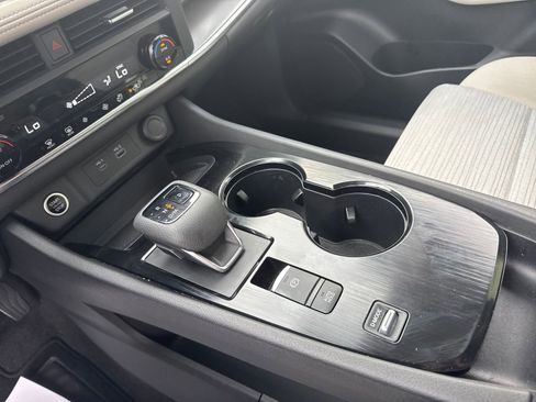 Certified 2023 Nissan Rogue SV FWD image 21