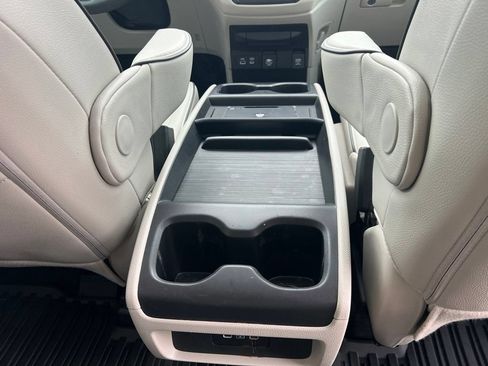 Used 2025 Honda Odyssey Touring image 29