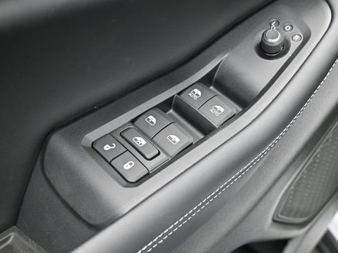 New 2025 Jeep Grand Cherokee L Limited image 25