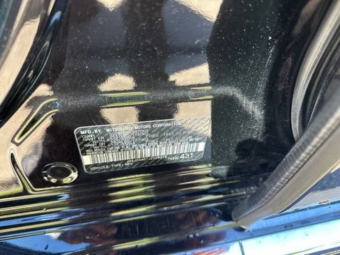 Used 2018 Mitsubishi Outlander SEL AWD/4WD image 33