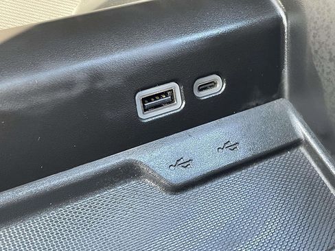 Used 2025 Chevrolet Tahoe LT image 35