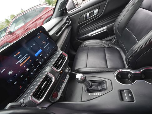Used 2025 Ford Mustang Premium RWD image 27