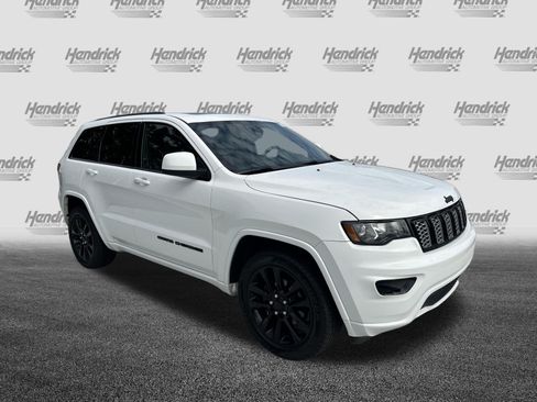 Used 2020 Jeep Grand Cherokee Altitude AWD/4WD image 2