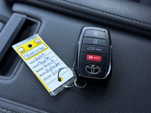 Used 2025 Toyota Grand Highlander AWD image 37