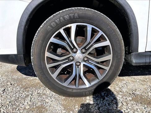 Used 2019 Mitsubishi Outlander Sport LE image 9